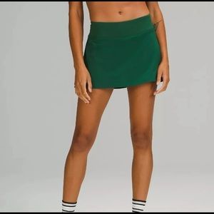 Lululemon Play Off The Pleats Mid-Rise Skirt